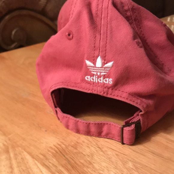 NWOT ADIDAS women’s pink baseball hat - Picture 2 of 4